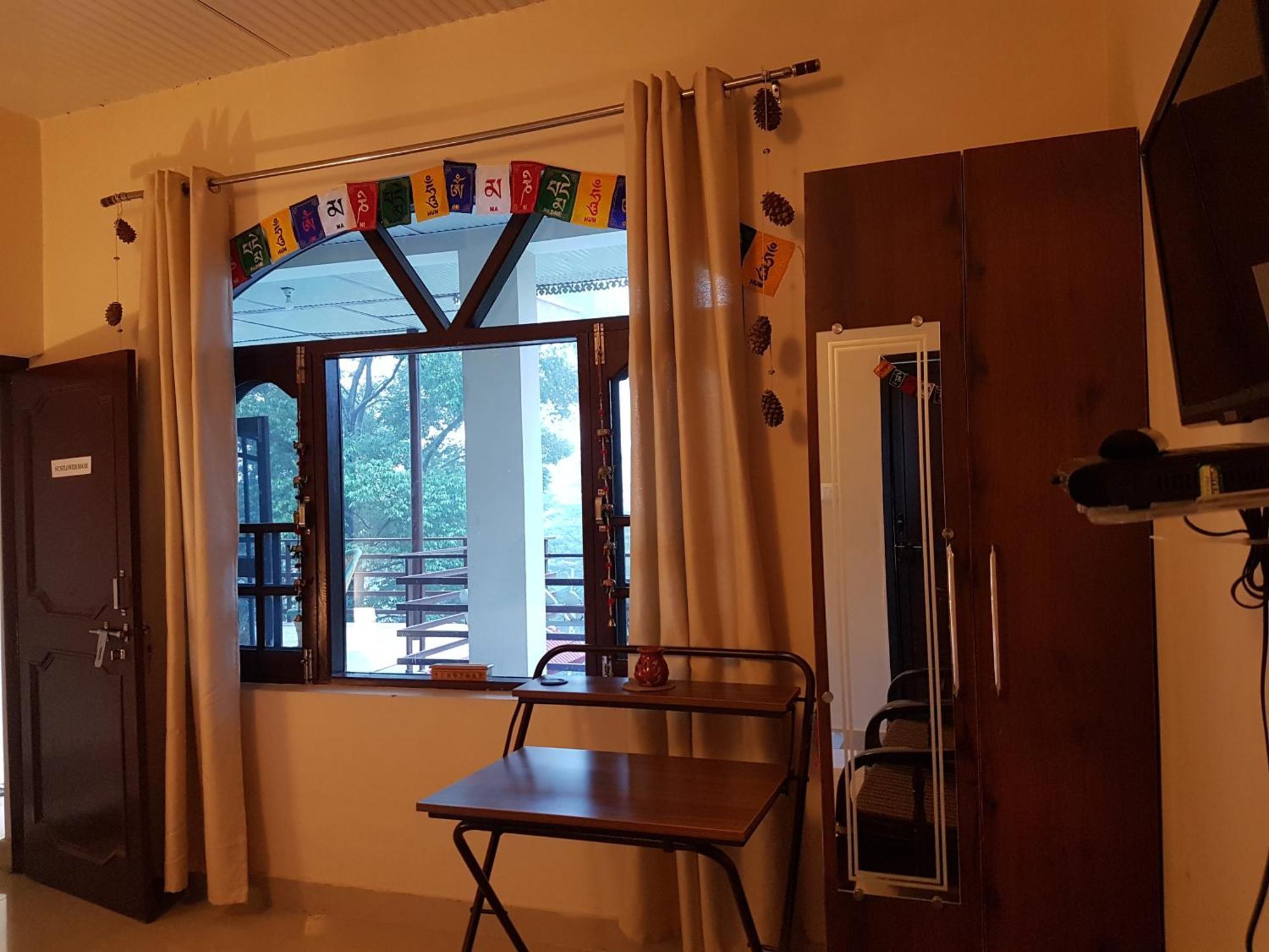 Aditya Homestay Bir-Billing Surrounded By Mountains 外观 照片