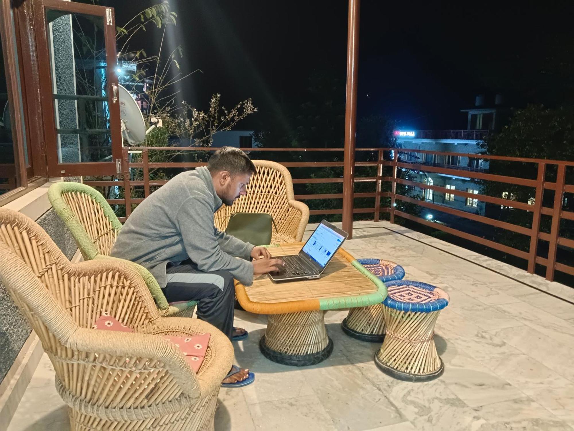 Aditya Homestay Bir-Billing Surrounded By Mountains 外观 照片