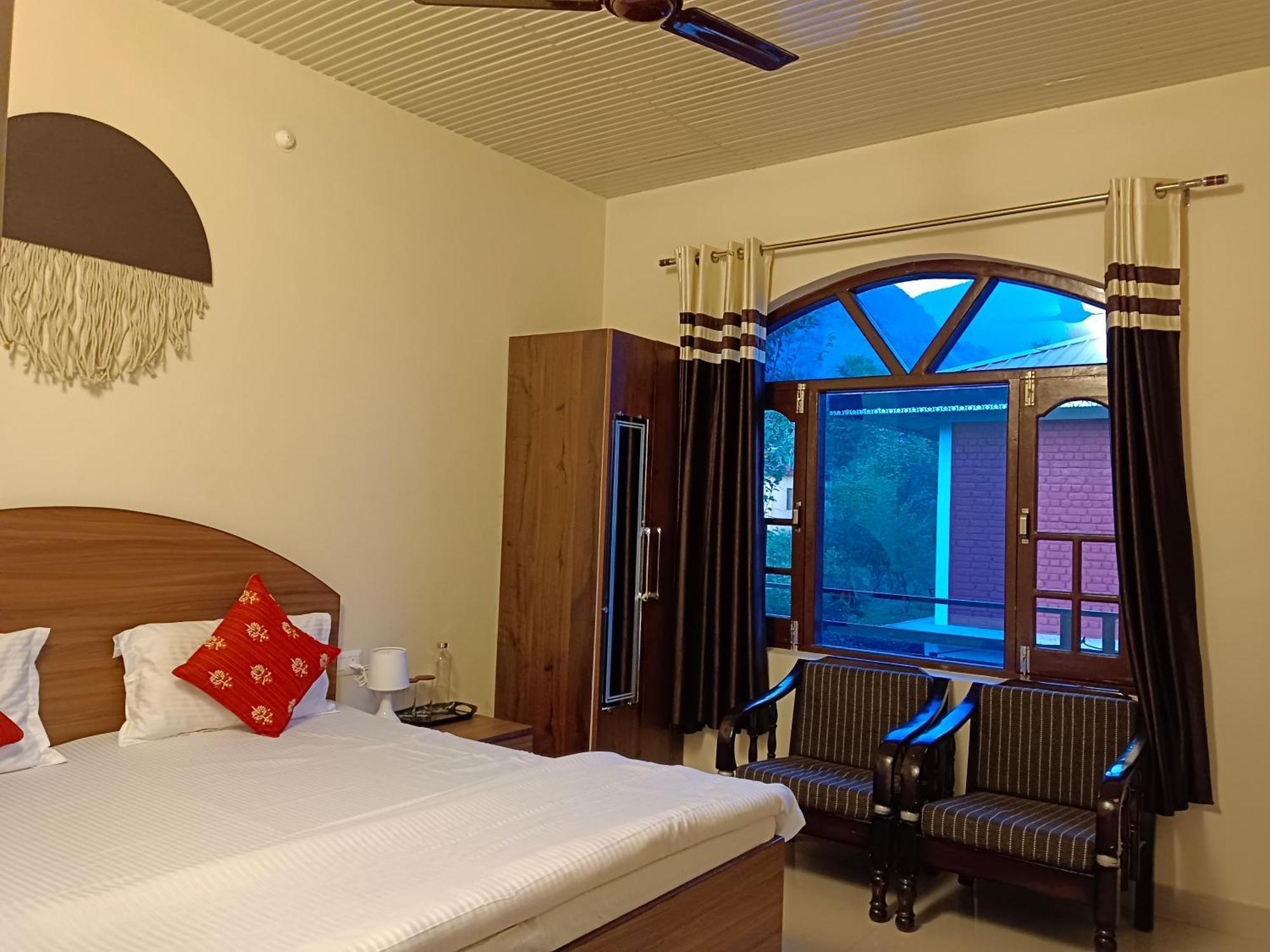 Aditya Homestay Bir-Billing Surrounded By Mountains 外观 照片